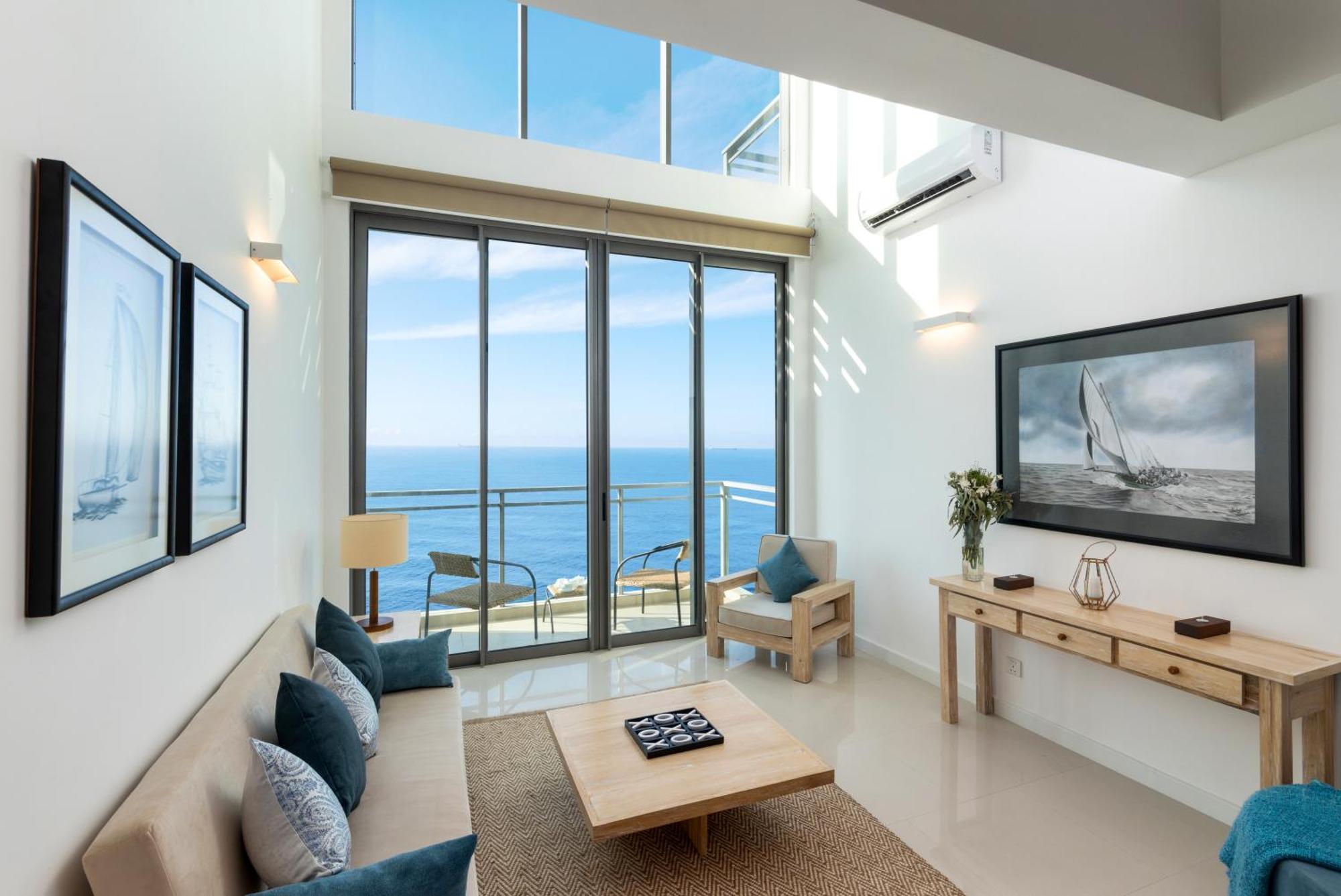 Oceanfront By Icc 5*